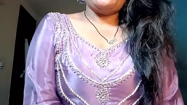 horny milf couple online show from April 8, 2026, 4:29 pm