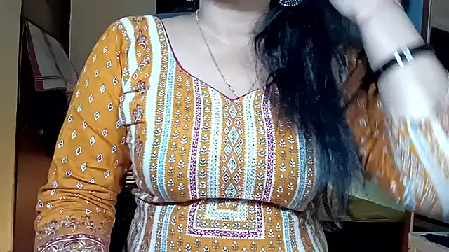 Snapshot of horny_milf_couple chatting on June 14, 2026, 6:21 pm horny milf couple online show from June 14, 2026, 6:21 pm