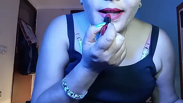 Snapshot of horny_milf_couple chatting on July 1, 2026, 8:05 am horny milf couple online show from July 1, 2026, 8:05 am