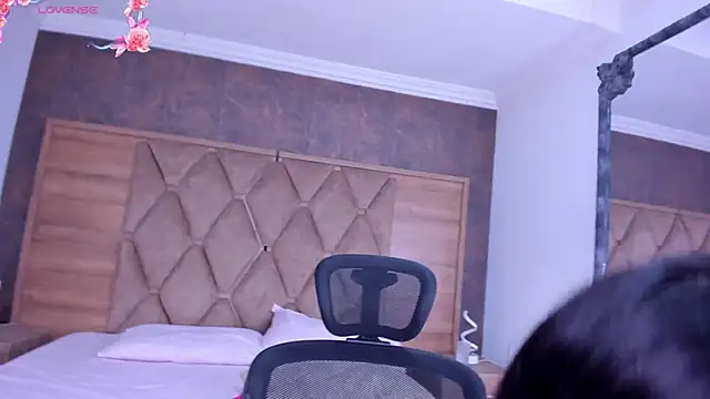 Snapshot of ScarletEvanss_ chatting on February 1, 2026, 10:58 am ScarletEvanss online show from February 1, 2026, 10:58 am