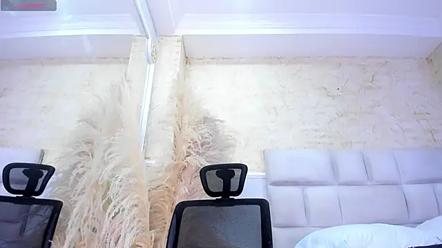 ScarletEvanss  online show from April 8, 2026, 11:21 am