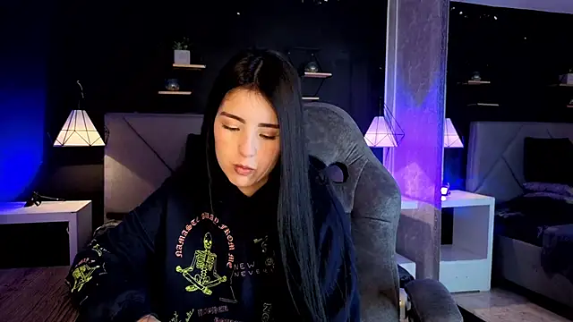 Snapshot of giapearl25 chatting on November 6, 2025, 1:45 pm giapearl25 online show from November 6, 2025, 1:45 pm