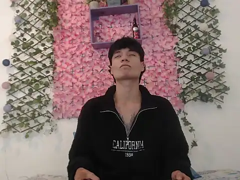 Snapshot of alex_russo__ chatting on October 17, 2025, 3:20 am alex russo online show from October 17, 2025, 3:20 am