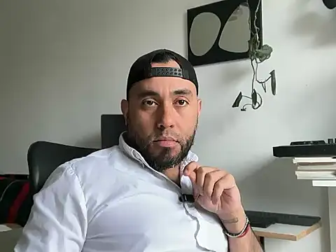 Domfetishx online show from November 6, 2025, 4:41 pm