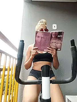 Helenoir online show from February 12, 2026, 2:45 pm