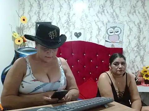 DannaLanegra2 online show from November 15, 2025, 4:36 pm