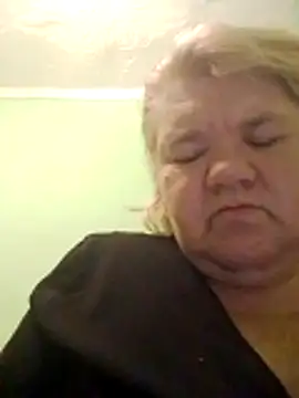 LusiyaGold5 online show from November 26, 2025, 9:49 pm