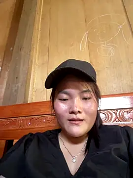 Snapshot of Beautiful-light22 chatting on October 4, 2025, 4:32 am Beautiful-light22 online show from October 4, 2025, 4:32 am