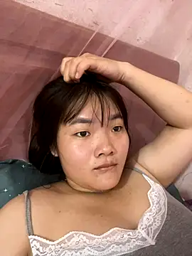 Snapshot of Beautiful-light22 chatting on October 22, 2025, 12:00 am Beautiful-light22 online show from October 22, 2025, 12:00 am