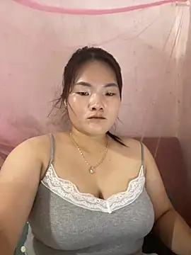 Snapshot of Beautiful-light22 chatting on October 28, 2025, 8:07 am Beautiful-light22 online show from October 28, 2025, 8:07 am