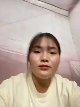 Snapshot of Beautiful-light22 chatting on November 14, 2025, 4:33 am Beautiful-light22 online show from November 14, 2025, 4:33 am