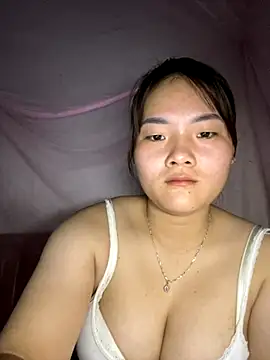 Snapshot of Beautiful-light22 chatting on November 17, 2025, 1:11 am Beautiful-light22 online show from November 17, 2025, 1:11 am