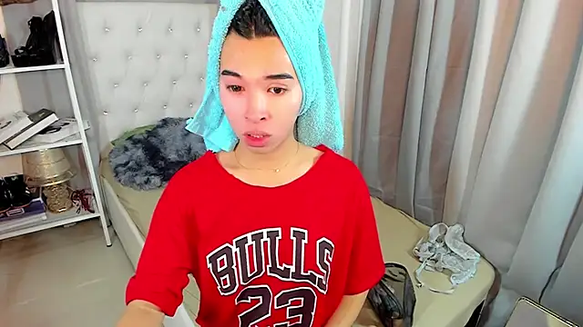 Yourdreamgoddess online show from November 28, 2025, 4:09 pm