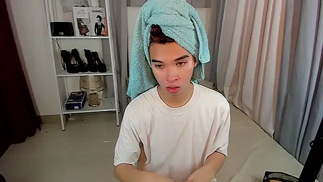 Yourdreamgoddess online show from January 12, 2026, 4:34 pm