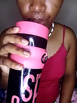 Snapshot of FreakieKay chatting on November 9, 2025, 4:00 am FreakieKay online show from November 9, 2025, 4:00 am