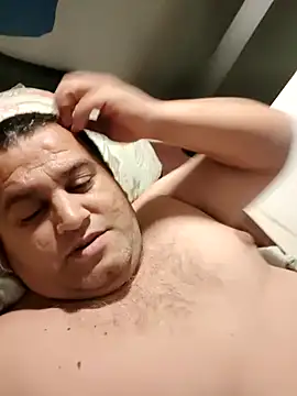 Zsoltzsolti23 online show from November 25, 2025, 10:32 pm