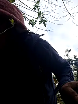 miomio-12 online show from November 14, 2025, 1:04 am