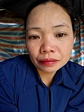 miomio-12 online show from November 17, 2025, 1:00 am