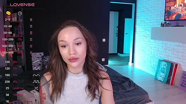 Jade Lumin online show from November 24, 2025, 1:11 pm