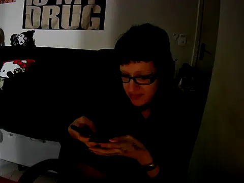 gothgf online show from November 12, 2025, 3:07 am