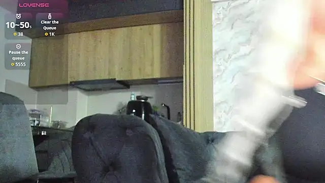 Snapshot of Daisy_Abby03 chatting on October 12, 2025, 4:44 am Daisy Abby03 online show from October 12, 2025, 4:44 am