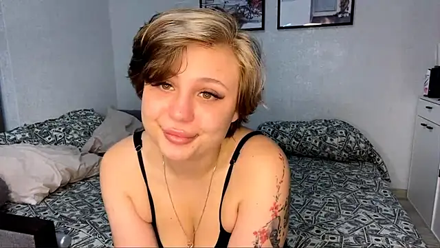 Snapshot of LunaMoonstar chatting on October 14, 2025, 5:14 pm LunaMoonstar online show from October 14, 2025, 5:14 pm