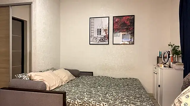 Snapshot of LunaMoonstar chatting on October 24, 2025, 1:07 pm LunaMoonstar online show from October 24, 2025, 1:07 pm