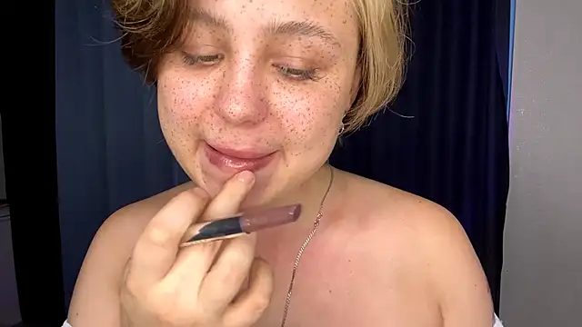 Snapshot of LunaMoonstar chatting on November 14, 2025, 1:21 pm LunaMoonstar online show from November 14, 2025, 1:21 pm