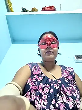Snapshot of misti02 chatting on October 13, 2025, 5:57 pm misti02 online show from October 13, 2025, 5:57 pm