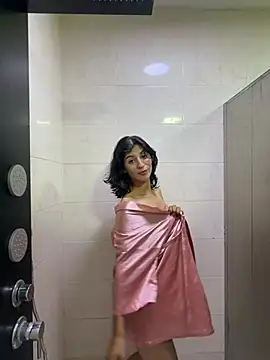 Liselotte  online show from April 15, 2026, 10:54 pm