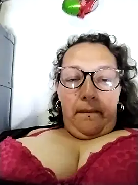 -saraqueen- online show from November 13, 2025, 4:55 am