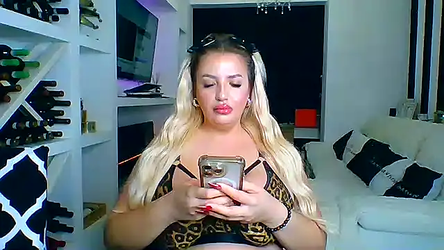 Snapshot of evedanger chatting on October 19, 2025, 9:26 pm evedanger online show from October 19, 2025, 9:26 pm