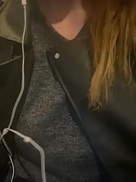 Snapshot of melisss2 chatting on November 27, 2025, 2:30 pm melisss2 online show from November 27, 2025, 2:30 pm