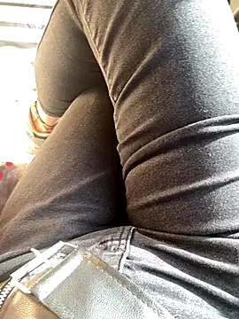 Snapshot of melisss2 chatting on November 28, 2025, 8:06 am melisss2 online show from November 28, 2025, 8:06 am