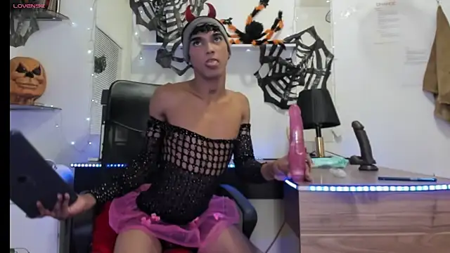 AndreaTonmsong online show from October 19, 2025, 6:41 pm