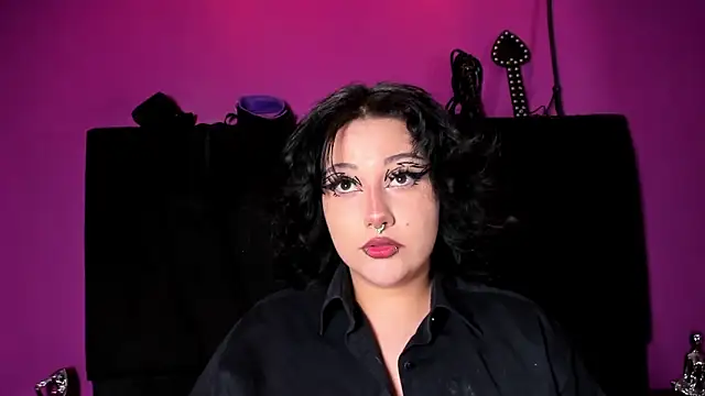 Snapshot of SabbathSinclair chatting on October 10, 2025, 11:42 am SabbathSinclair online show from October 10, 2025, 11:42 am