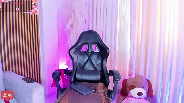 Snapshot of alejagarcia_ chatting on November 4, 2025, 9:03 pm alejagarcia online show from November 4, 2025, 9:03 pm