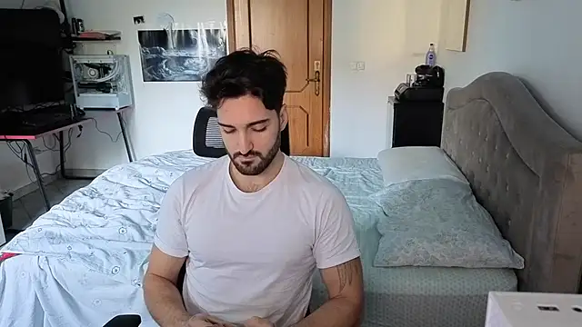 Al3xox02 online show from January 12, 2026, 12:54 pm