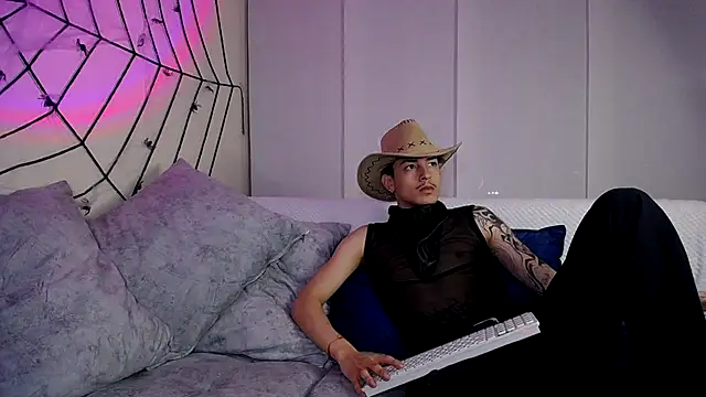  PandoyParker  online show from October 13, 2025, 3:50 am