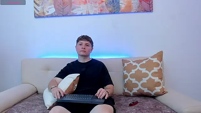 Leoo Miller online show from October 9, 2025, 8:51 pm