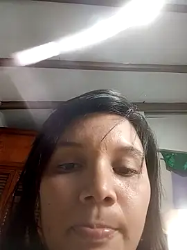 Snapshot of Emileya_27 chatting on October 5, 2025, 1:59 am Emileya 27 online show from October 5, 2025, 1:59 am