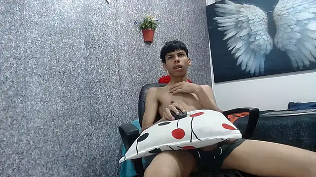 Snapshot of sexyboys_cutex18 chatting on October 20, 2025, 4:13 am sexyboys cutex18 online show from October 20, 2025, 4:13 am