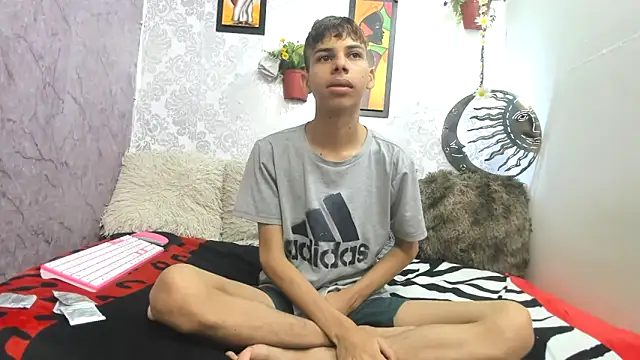 Snapshot of sexyboys_cutex18 chatting on November 13, 2025, 7:57 pm sexyboys cutex18 online show from November 13, 2025, 7:57 pm