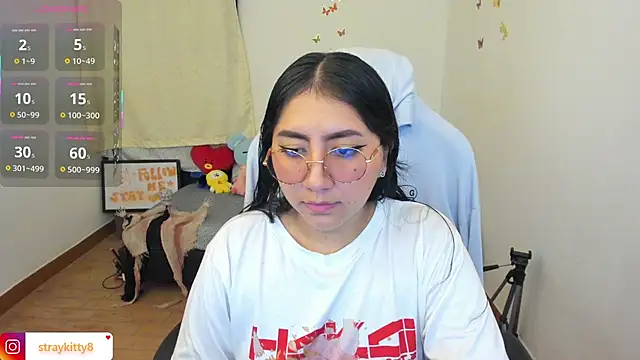 LoveLyy- online show from October 7, 2025, 11:46 pm