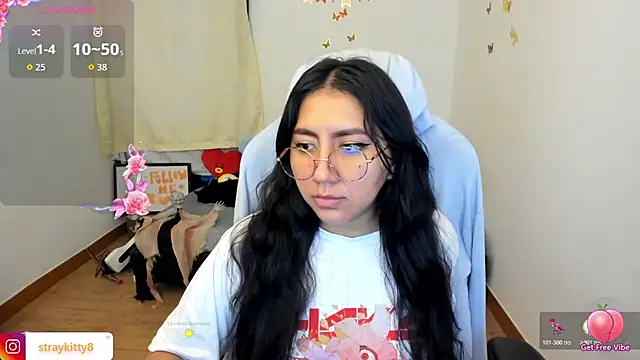 LoveLyy- online show from October 17, 2025, 1:03 pm