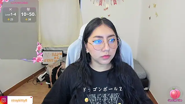 LoveLyy- online show from November 2, 2025, 3:36 pm