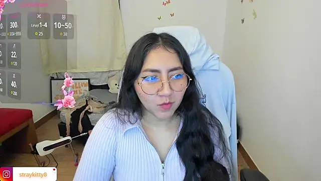 LoveLyy- online show from November 7, 2025, 2:17 pm