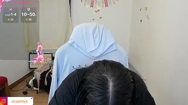 LoveLyy- online show from November 12, 2025, 12:05 pm