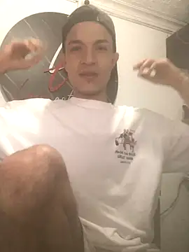 Snapshot of santyrestrepo chatting on October 5, 2025, 12:53 am santyrestrepo online show from October 5, 2025, 12:53 am