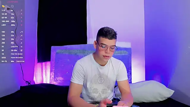 alex boyy online show from October 14, 2025, 8:48 am